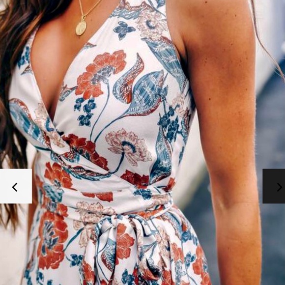 NWOT Vici Floral Wrap Maxi Dress, fits like Small - Picture 9 of 9